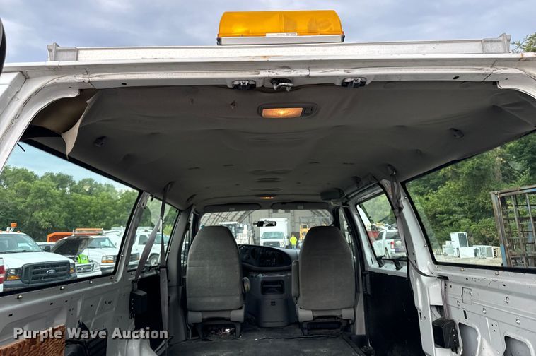 image for item EH4393 2002 Ford E250 van
