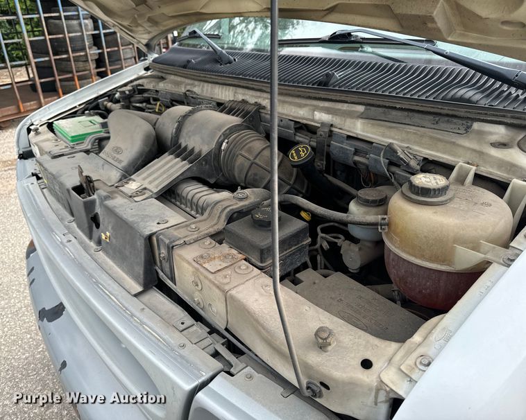 image for item EH4393 2002 Ford E250 van