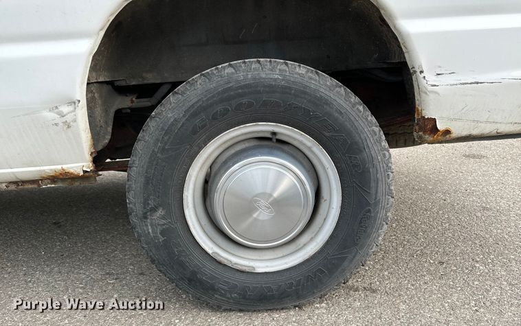 image for item EH4393 2002 Ford E250 van