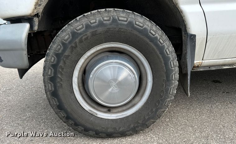 image for item EH4393 2002 Ford E250 van