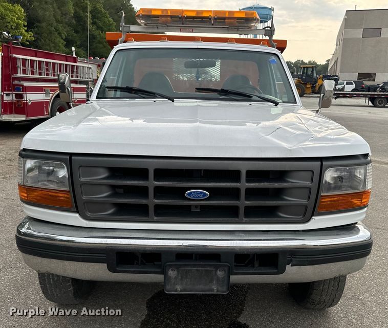image for item EH4394 1997 Ford F450 Super Duty dump truck