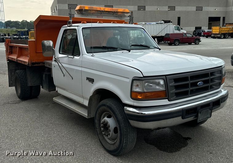image for item EH4394 1997 Ford F450 Super Duty dump truck