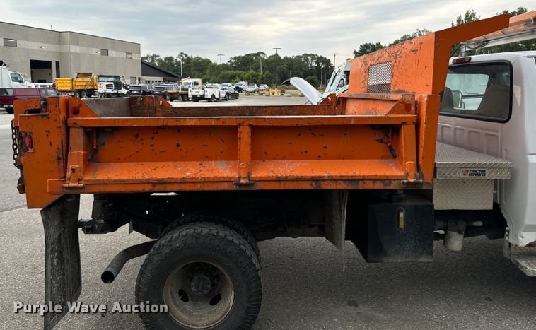 image for item EH4394 1997 Ford F450 Super Duty dump truck