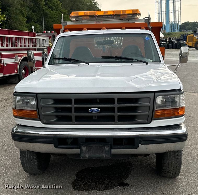 image for item EH4394 1997 Ford F450 Super Duty dump truck