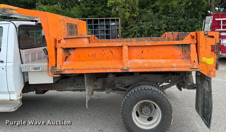 image for item EH4394 1997 Ford F450 Super Duty dump truck