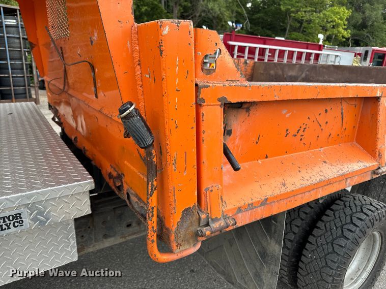 image for item EH4394 1997 Ford F450 Super Duty dump truck