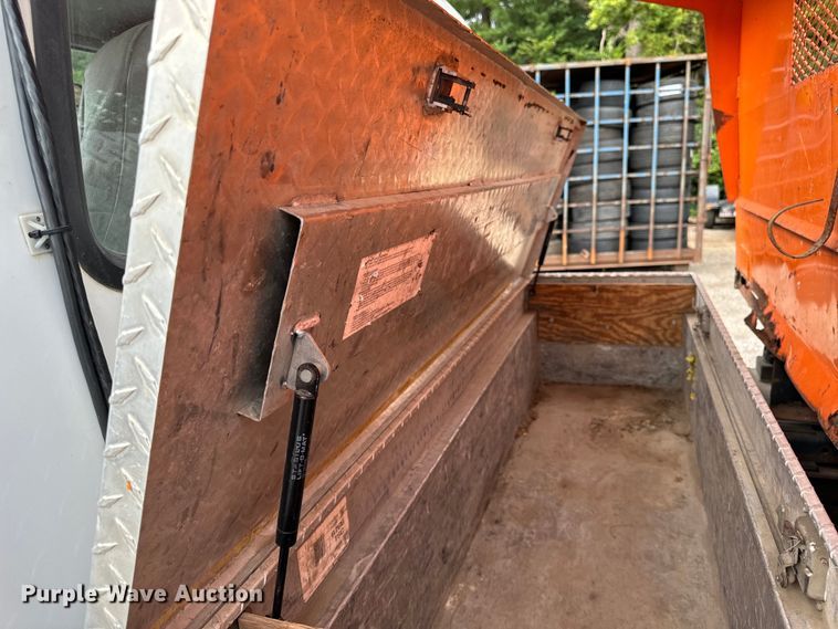 image for item EH4394 1997 Ford F450 Super Duty dump truck