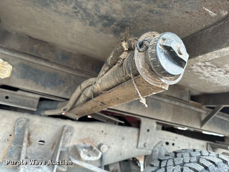 image for item EH4394 1997 Ford F450 Super Duty dump truck