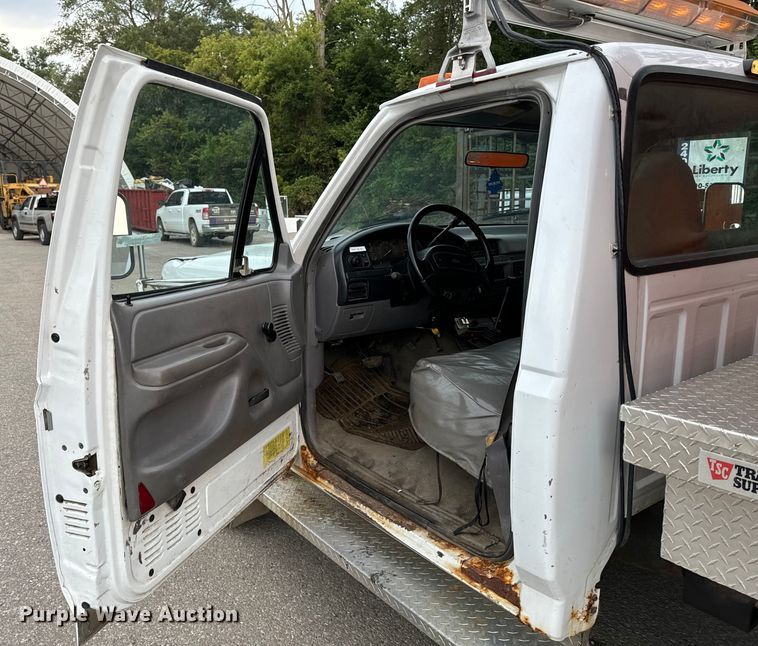 image for item EH4394 1997 Ford F450 Super Duty dump truck