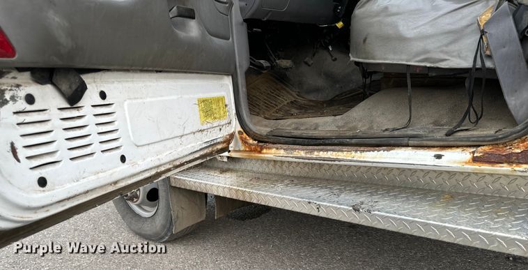 image for item EH4394 1997 Ford F450 Super Duty dump truck