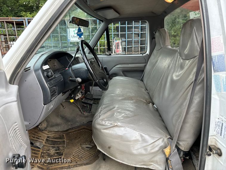 image for item EH4394 1997 Ford F450 Super Duty dump truck