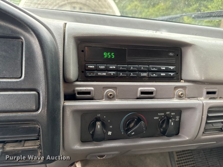 image for item EH4394 1997 Ford F450 Super Duty dump truck