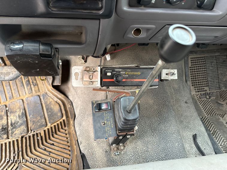 image for item EH4394 1997 Ford F450 Super Duty dump truck