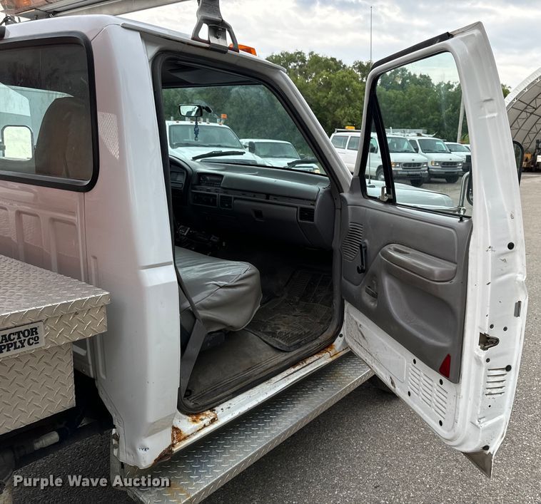 image for item EH4394 1997 Ford F450 Super Duty dump truck