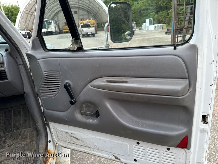 image for item EH4394 1997 Ford F450 Super Duty dump truck