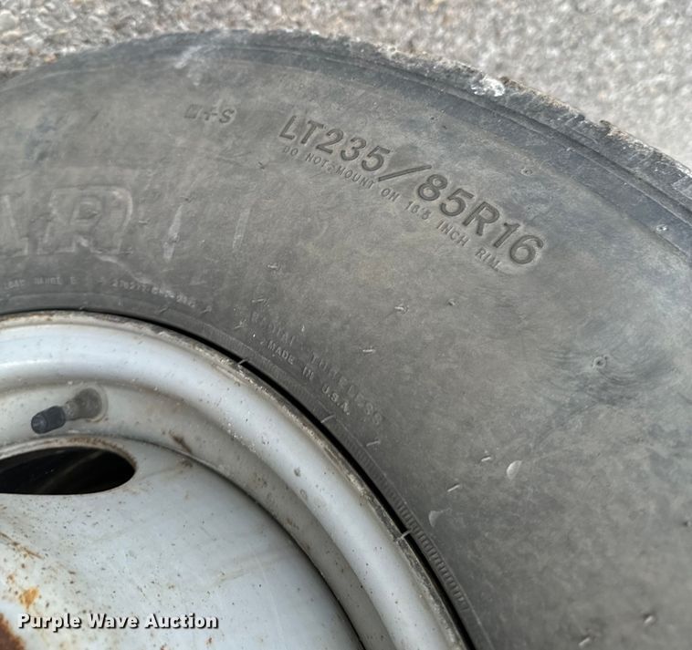 image for item EH4394 1997 Ford F450 Super Duty dump truck