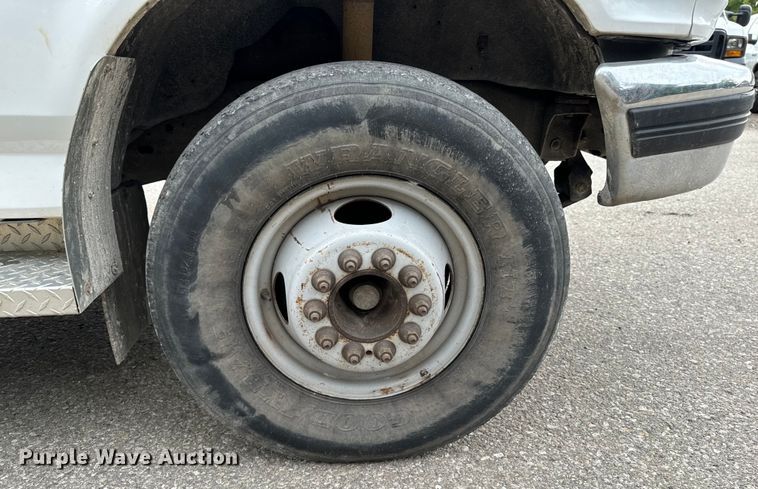 image for item EH4394 1997 Ford F450 Super Duty dump truck