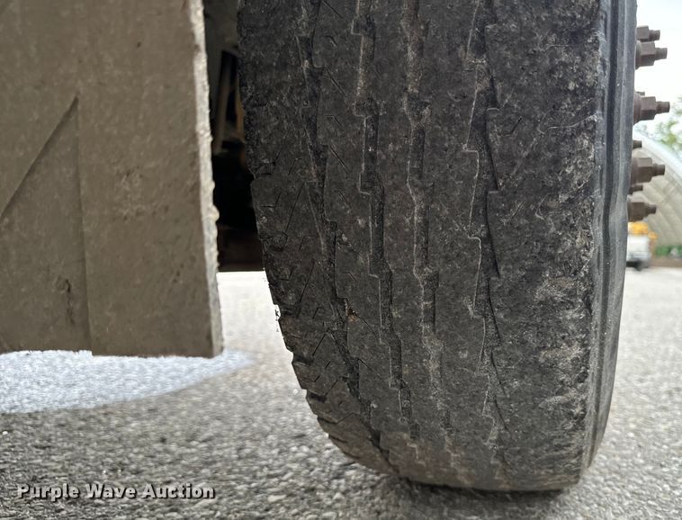 image for item EH4394 1997 Ford F450 Super Duty dump truck