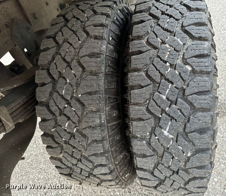 image for item EH4394 1997 Ford F450 Super Duty dump truck