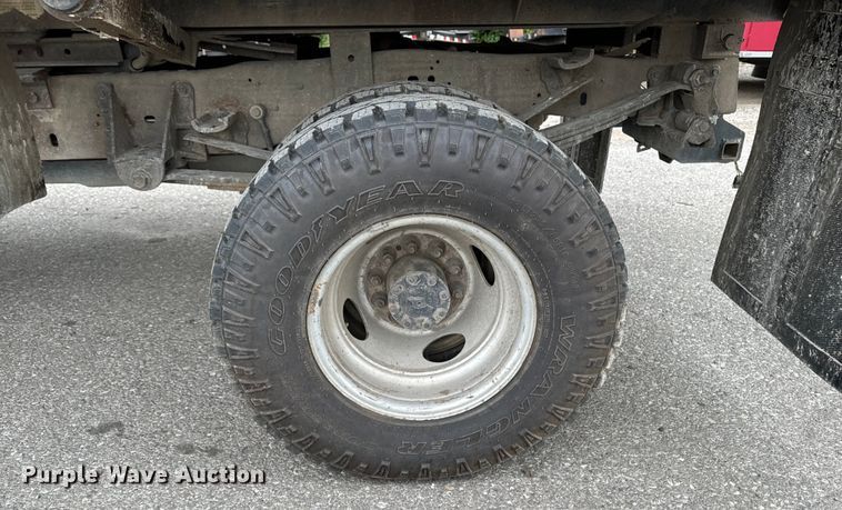 image for item EH4394 1997 Ford F450 Super Duty dump truck