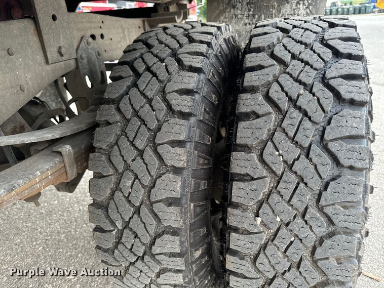 image for item EH4394 1997 Ford F450 Super Duty dump truck