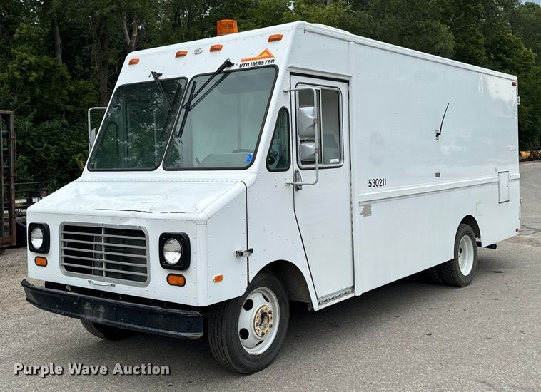 image for item EH4399 1992 GMC Aeromaster delivery truck