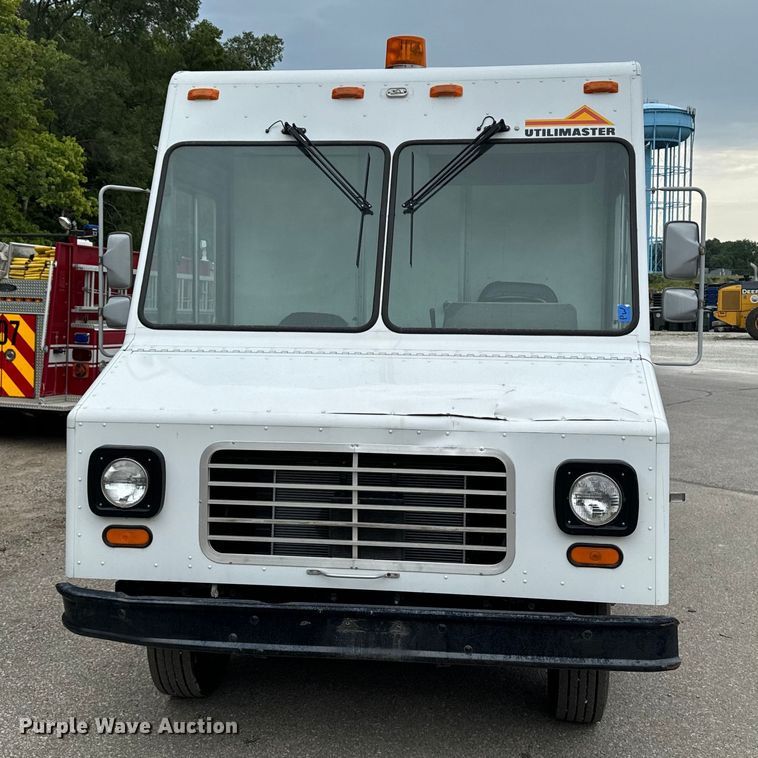 image for item EH4399 1992 GMC Aeromaster delivery truck