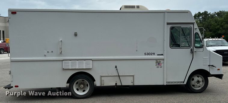 image for item EH4399 1992 GMC Aeromaster delivery truck