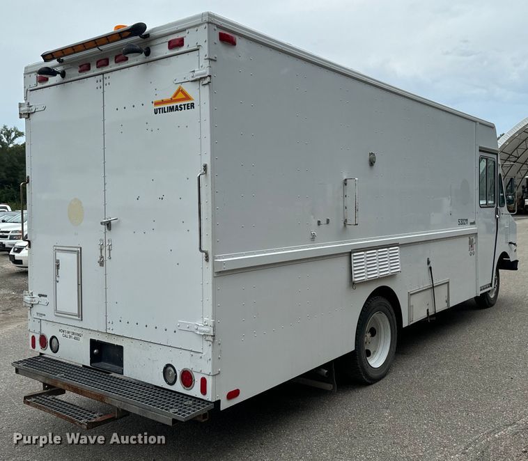 image for item EH4399 1992 GMC Aeromaster delivery truck