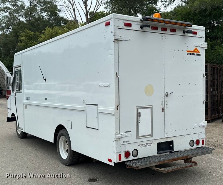 image for item EH4399 1992 GMC Aeromaster delivery truck