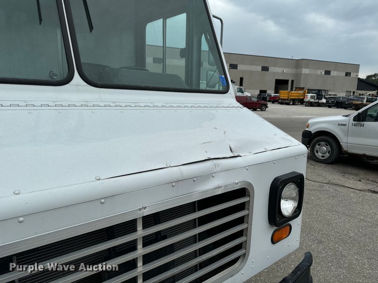 image for item EH4399 1992 GMC Aeromaster delivery truck