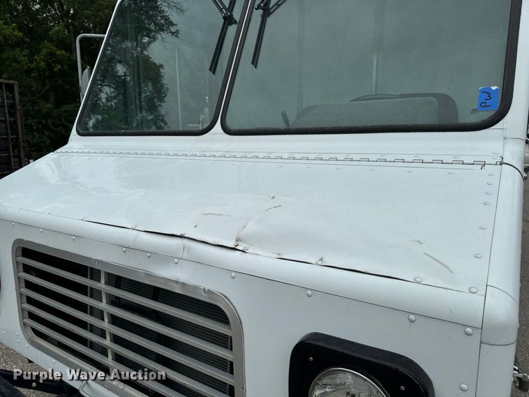 image for item EH4399 1992 GMC Aeromaster delivery truck