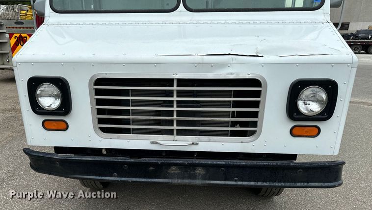 image for item EH4399 1992 GMC Aeromaster delivery truck