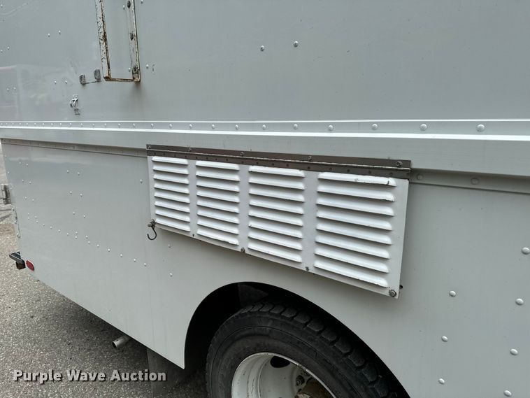 image for item EH4399 1992 GMC Aeromaster delivery truck