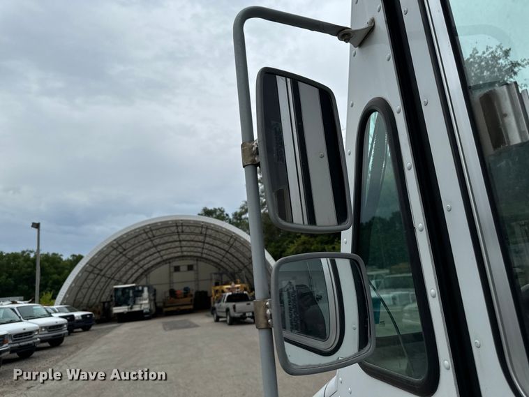 image for item EH4399 1992 GMC Aeromaster delivery truck