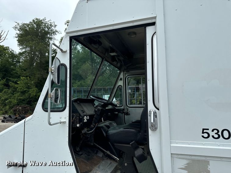 image for item EH4399 1992 GMC Aeromaster delivery truck