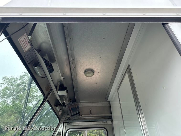 image for item EH4399 1992 GMC Aeromaster delivery truck