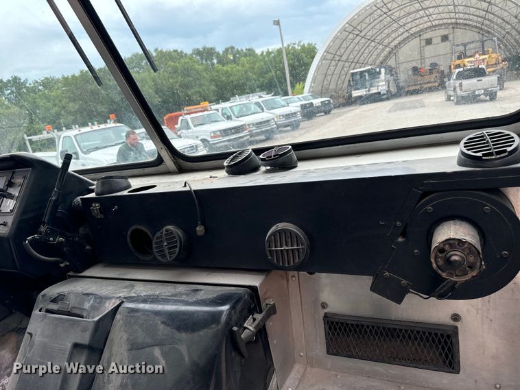 image for item EH4399 1992 GMC Aeromaster delivery truck