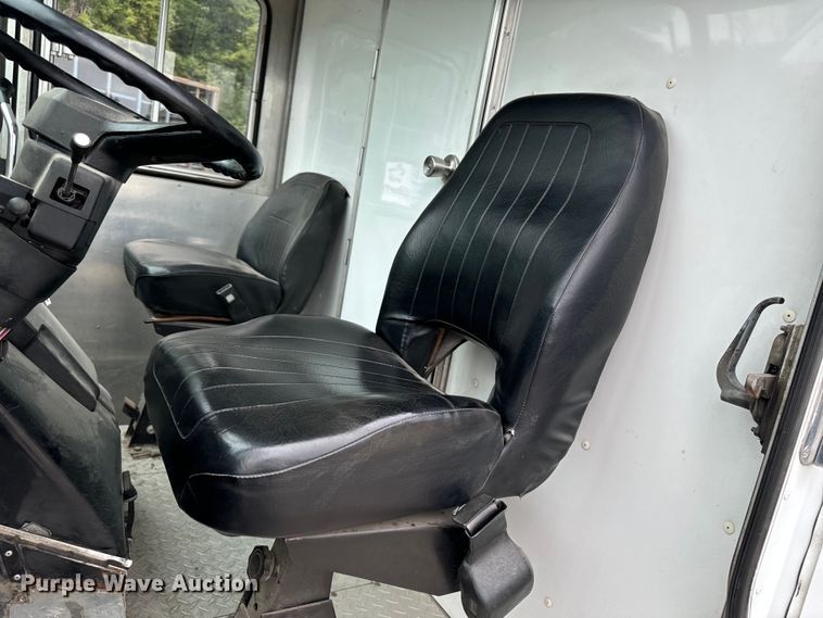 image for item EH4399 1992 GMC Aeromaster delivery truck