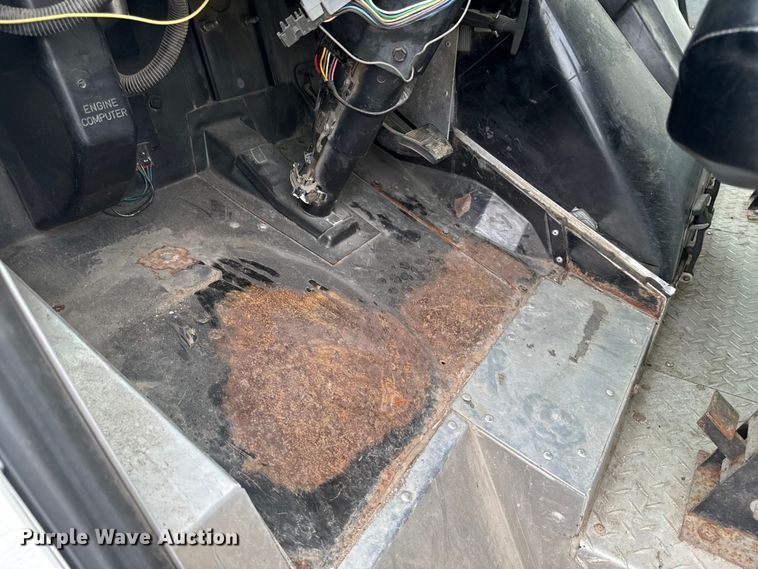 image for item EH4399 1992 GMC Aeromaster delivery truck