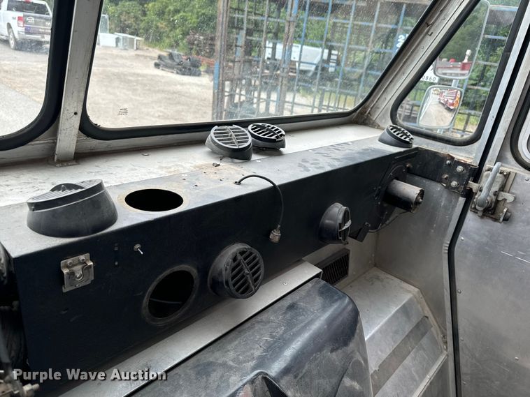 image for item EH4399 1992 GMC Aeromaster delivery truck