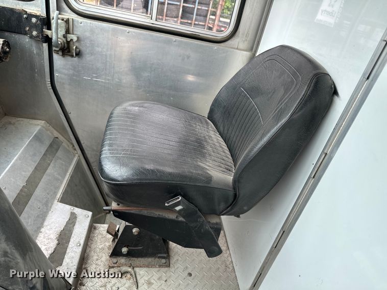 image for item EH4399 1992 GMC Aeromaster delivery truck