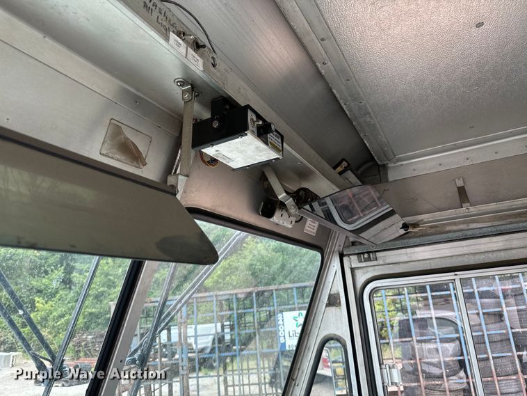 image for item EH4399 1992 GMC Aeromaster delivery truck