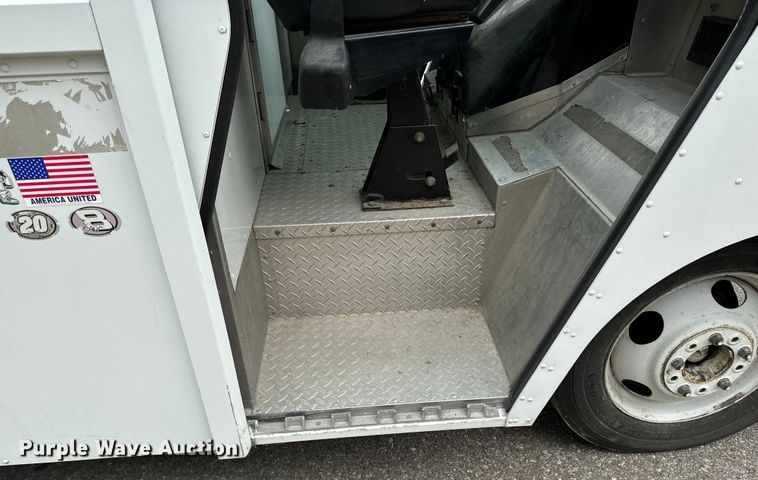 image for item EH4399 1992 GMC Aeromaster delivery truck