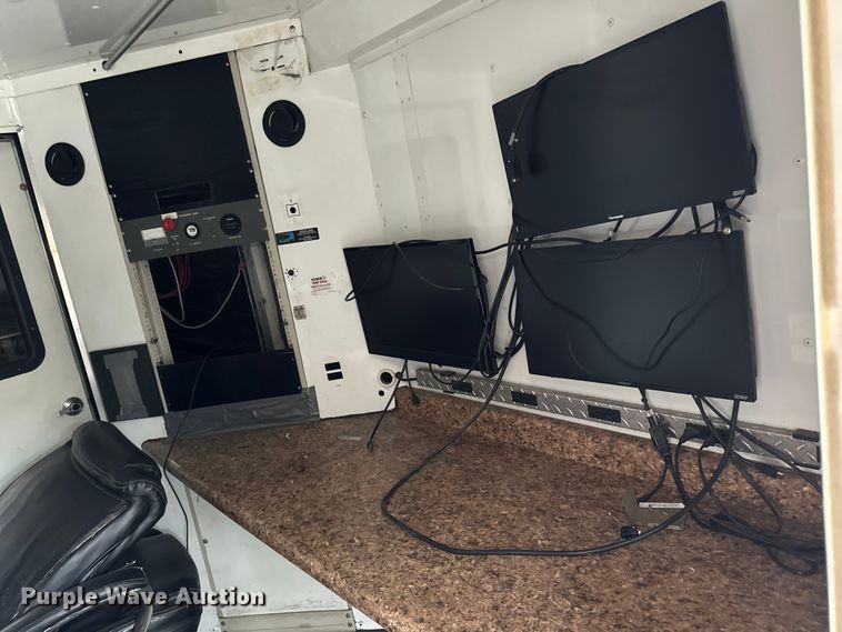 image for item EH4399 1992 GMC Aeromaster delivery truck