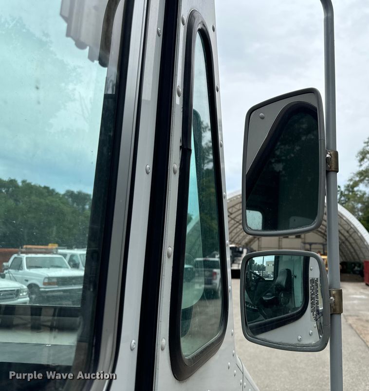 image for item EH4399 1992 GMC Aeromaster delivery truck