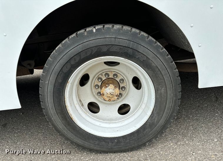 image for item EH4399 1992 GMC Aeromaster delivery truck