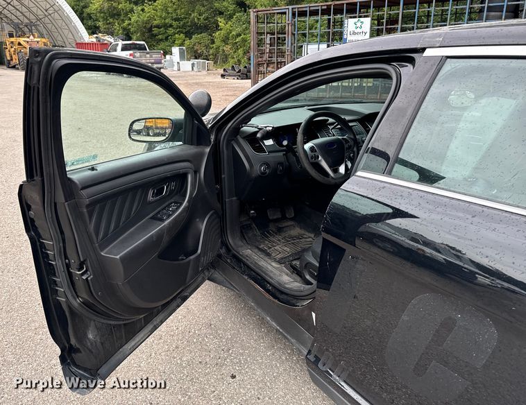 image for item EH4402 2017 Ford Taurus Police Interceptor 