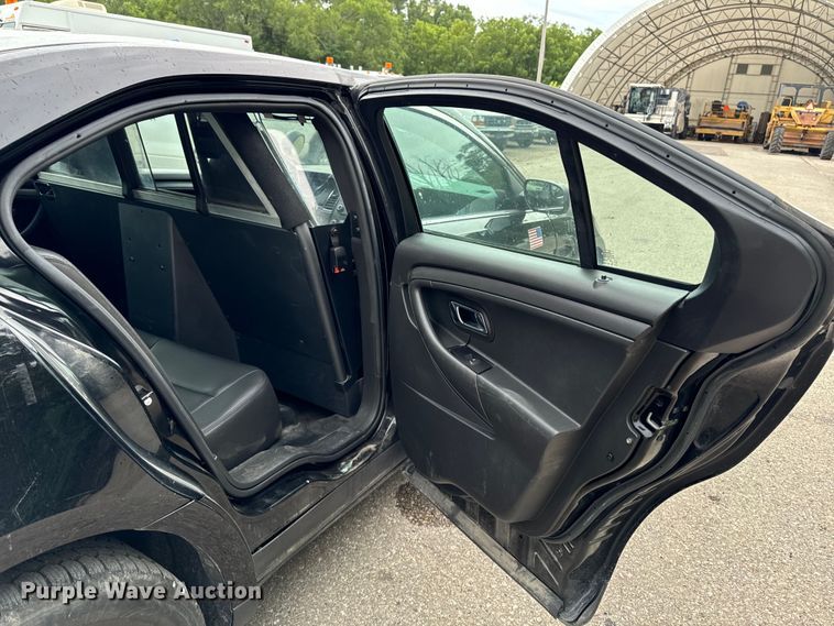 image for item EH4402 2017 Ford Taurus Police Interceptor 