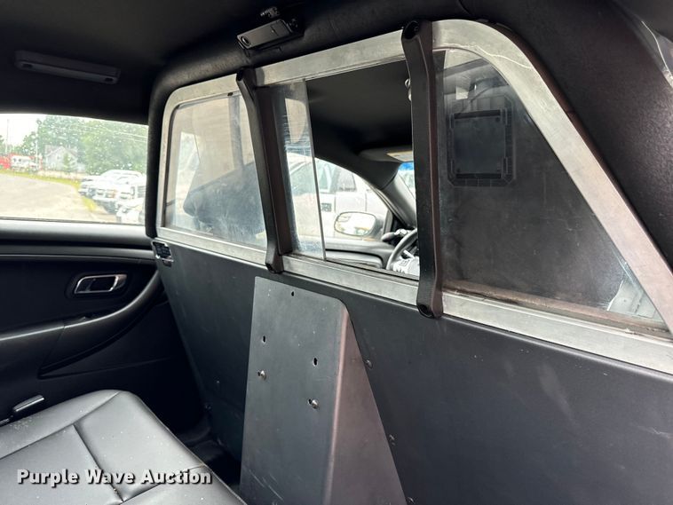 image for item EH4402 2017 Ford Taurus Police Interceptor 